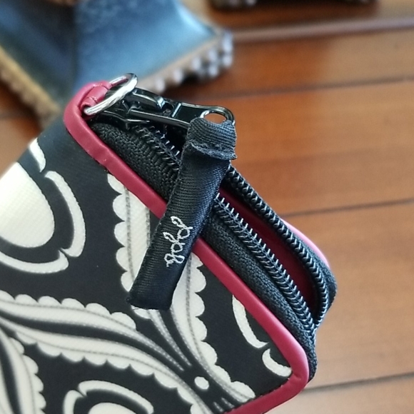 😍 PETUNIA PICKLE BOTTOM WRISTLET - Picture 4 of 8